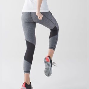 LULULEMON pace rival crop- limited edition heather grey and blue size 4